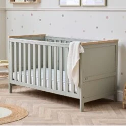 Tutti Bambini Misha Cot Bed – Sage/Golden Oak