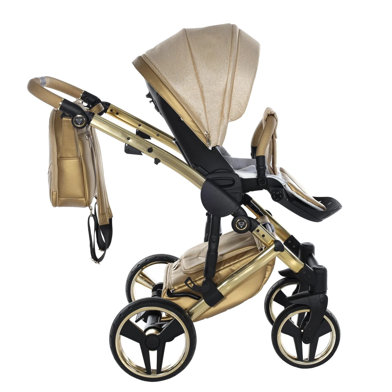 Junama Dolce 4 In 1 Travel System/Isofix Base – Gold 6 Junama Dolce 4 In 1 Travel System/Isofix Base – Gold - Image 4