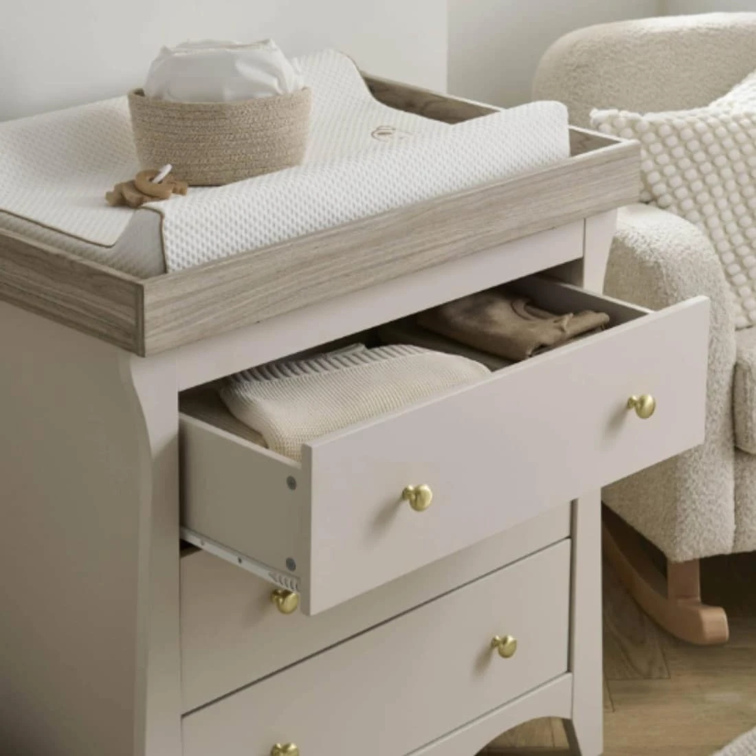 CuddleCo Clara 5 Piece Nursery Set Bundle – Cashmere/Ash 6 CuddleCo Clara 5 Piece Nursery Set Bundle – Cashmere/Ash - Image 4