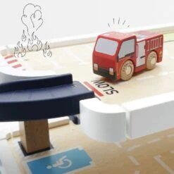 Le Toy Van Fire & Rescue Garage -Baby Supplies ew4t46