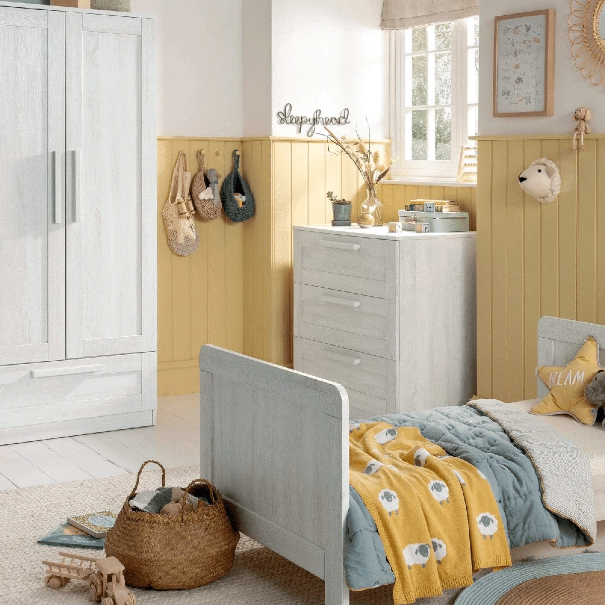 Mamas & Papas Atlas Ultimate 7 Piece Nursery Room Set/Shelf/Mattress – Nimbus White 4 Mamas & Papas Atlas Ultimate 7 Piece Nursery Room Set/Shelf/Mattress – Nimbus White - Image 2