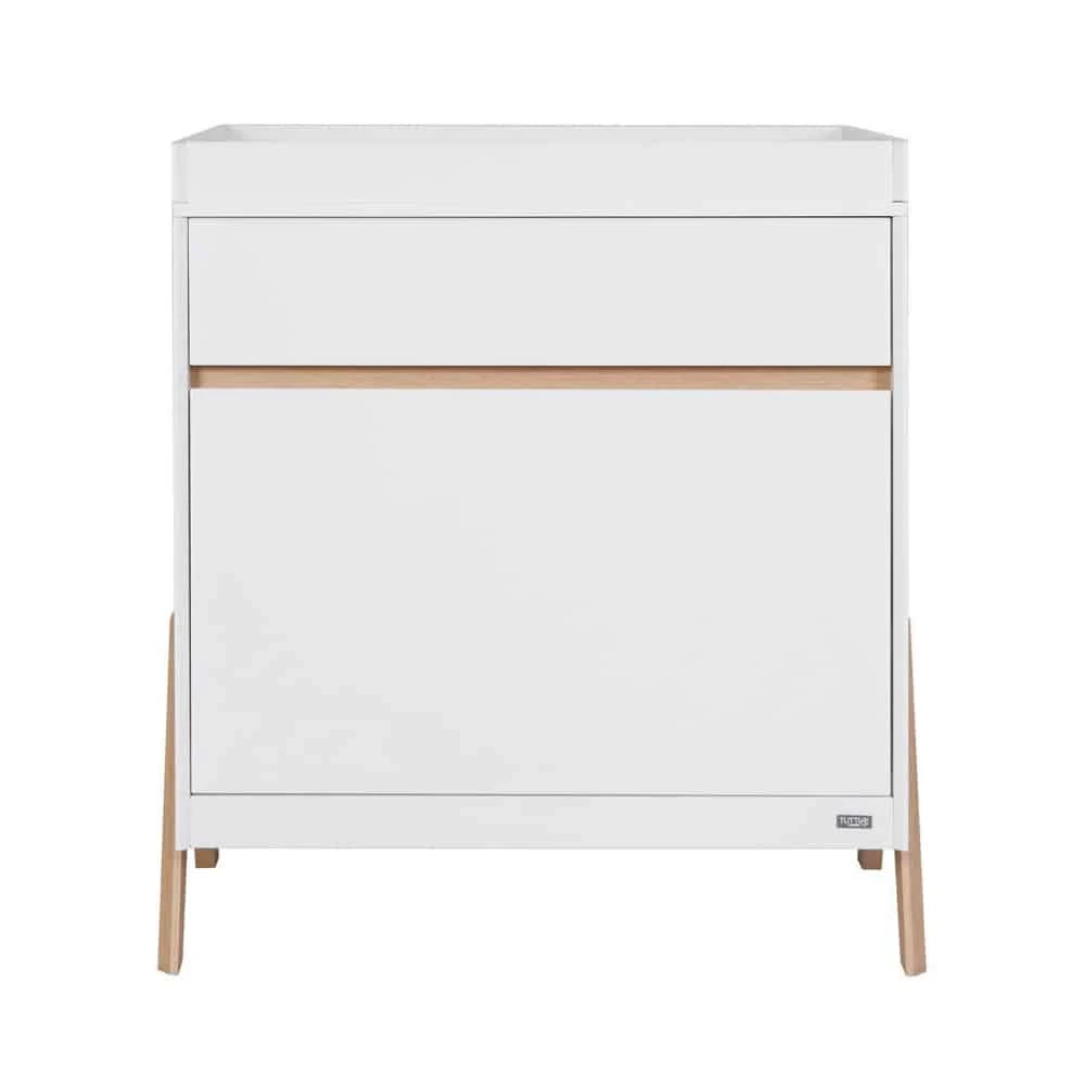 Tutti Bambini Fuori 6 Piece Room Set Bundle – White & Light Oak 19 Tutti Bambini Fuori 6 Piece Room Set Bundle – White & Light Oak - Image 17