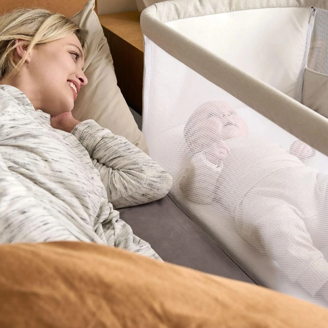 Mamas & Papas Lua Bedside Crib Fawn Bundle Oat And Spot 4 Mamas & Papas Lua Bedside Crib Fawn Bundle Oat And Spot - Image 2