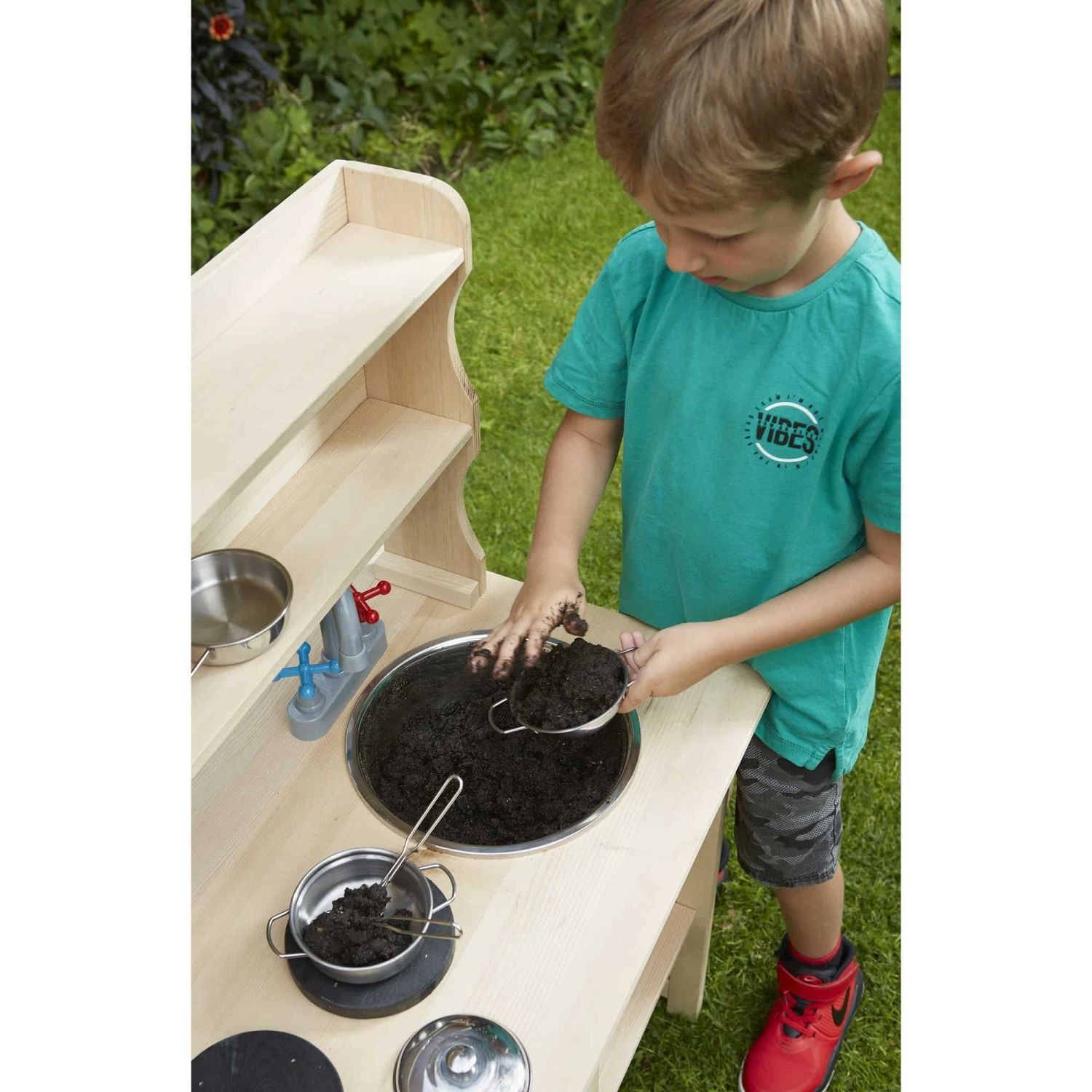 Liberty House Toys Mud Kitchen 8 Liberty House Toys Mud Kitchen - Image 6