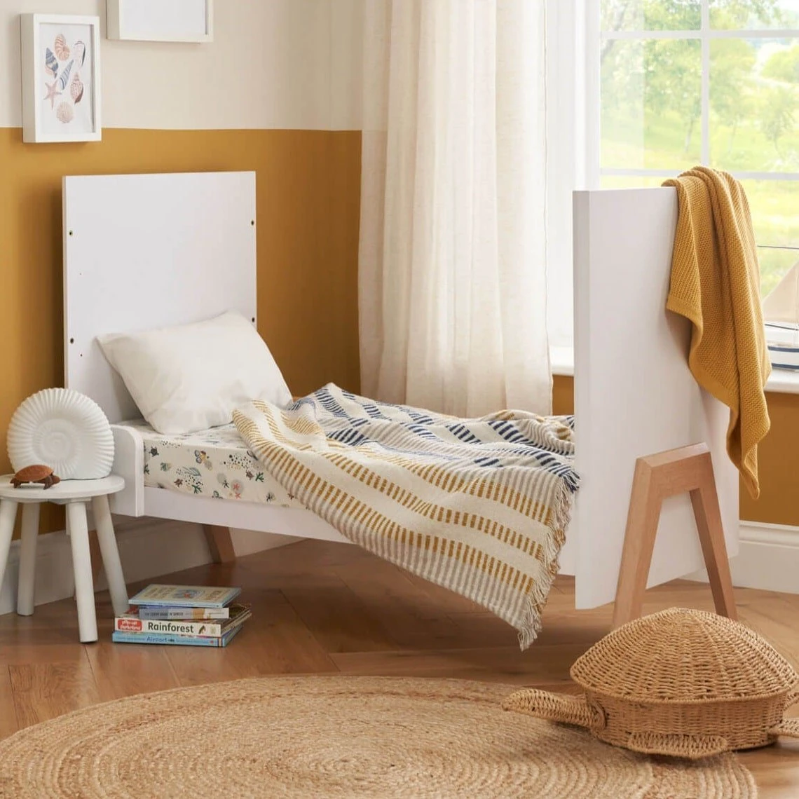 Tutti Bambini Fuori Mini Cot Bed White & Light Oak 4 Tutti Bambini Fuori Mini Cot Bed White & Light Oak - Image 2