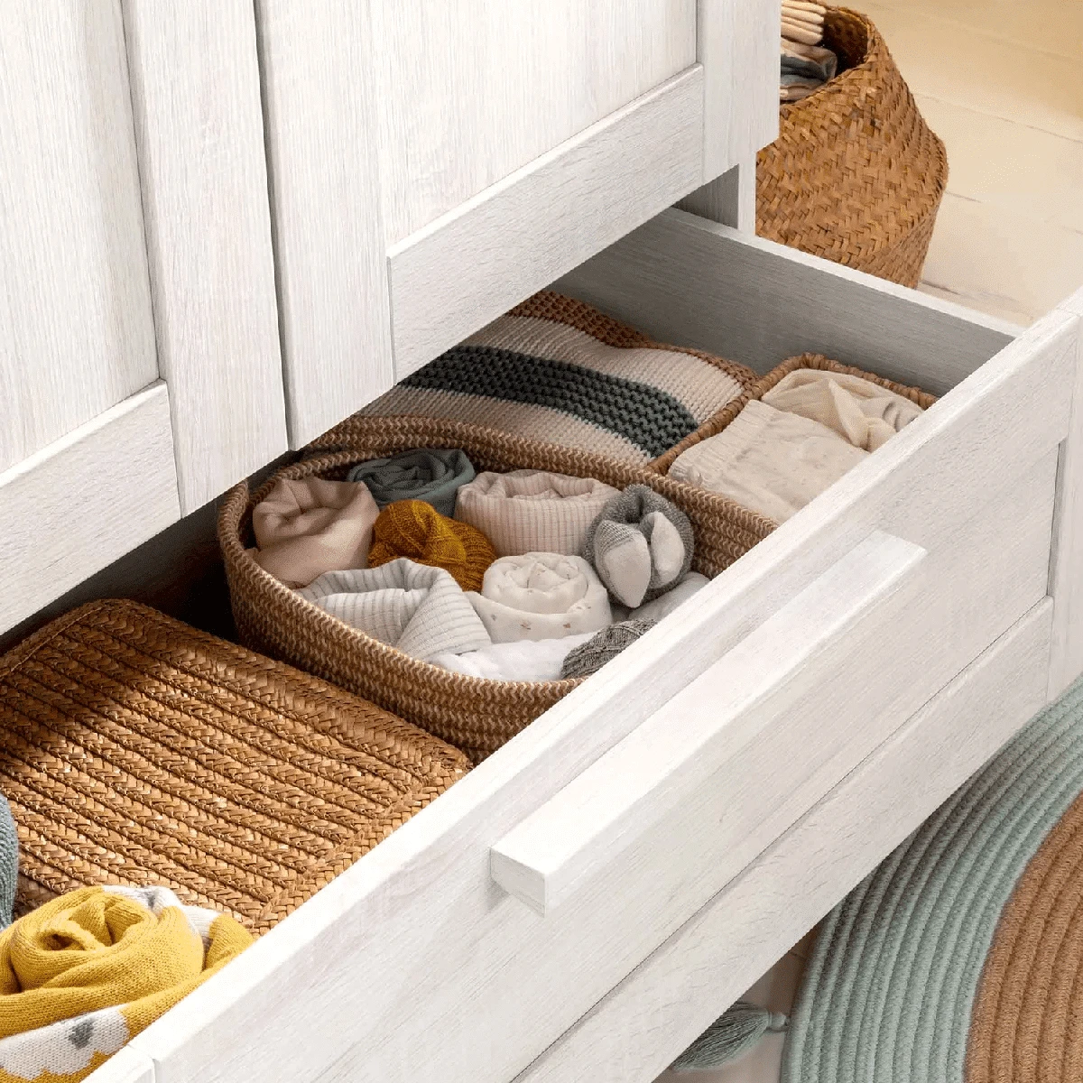 Mamas & Papas Atlas 6 Piece Nursery Room Set With Mattress – Nimbus White 11 Mamas & Papas Atlas 6 Piece Nursery Room Set With Mattress – Nimbus White - Image 9