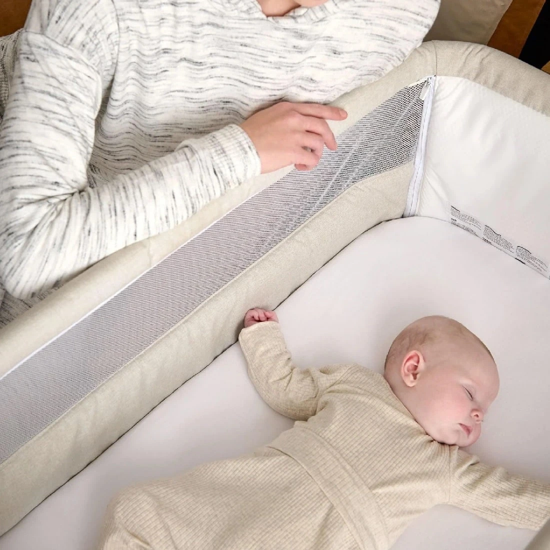 Mamas & Papas Lua Bedside Crib Fawn Bundle Oat And Spot 5 Mamas & Papas Lua Bedside Crib Fawn Bundle Oat And Spot - Image 3