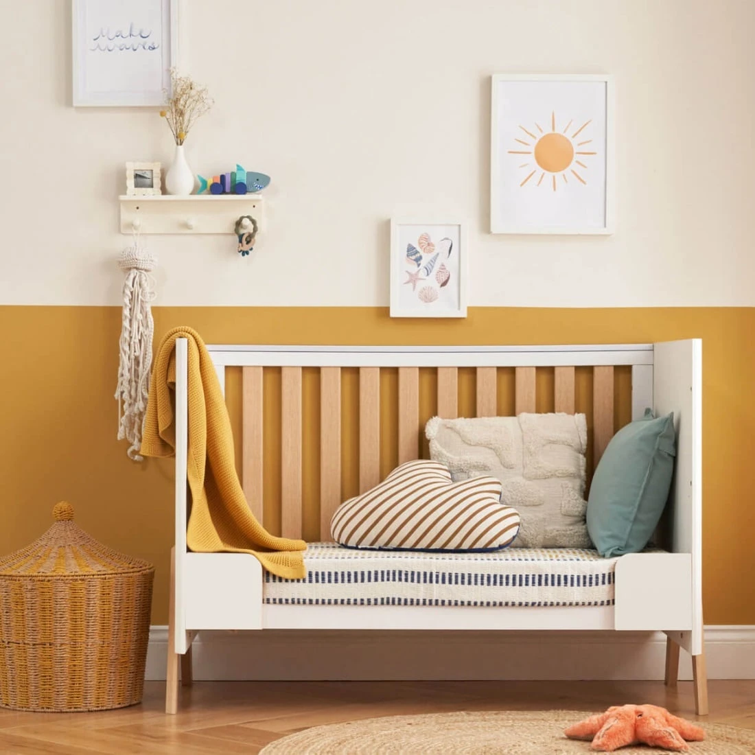 Tutti Bambini Fuori Mini Cot Bed White & Light Oak 10 Tutti Bambini Fuori Mini Cot Bed White & Light Oak - Image 8